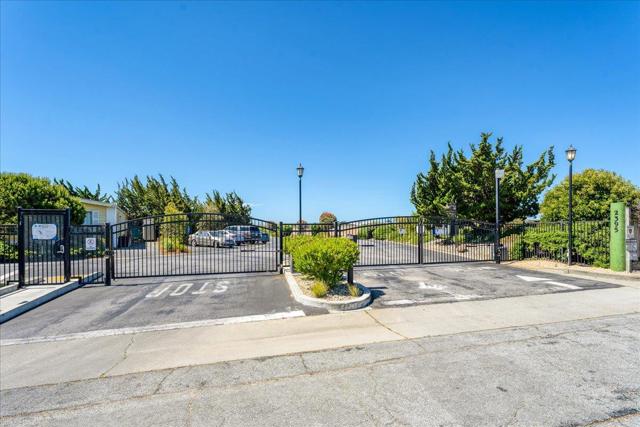 2395 Delaware Avenue, Santa Cruz CA: https://media.crmls.org/mediaz/6daaa4f6-0829-4ddd-90bd-5c588129bda1.jpg