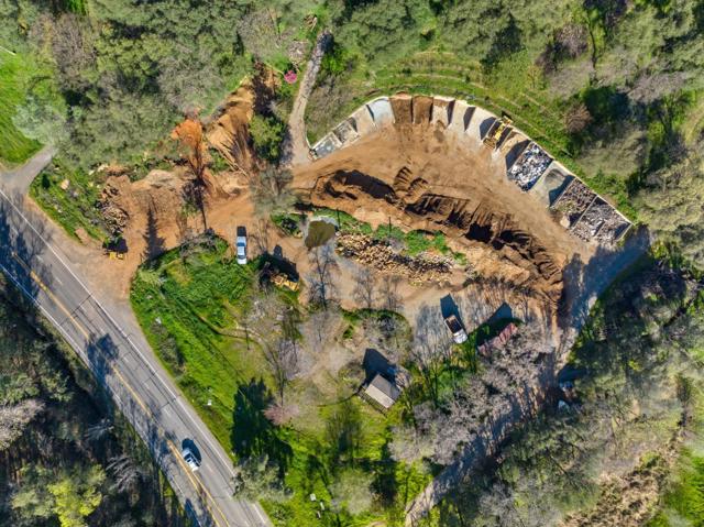 10264 Combie Road,  CA: https://media.crmls.org/mediaz/6dab1c4a-b3ce-4630-97d1-22db8a64ad78.jpg