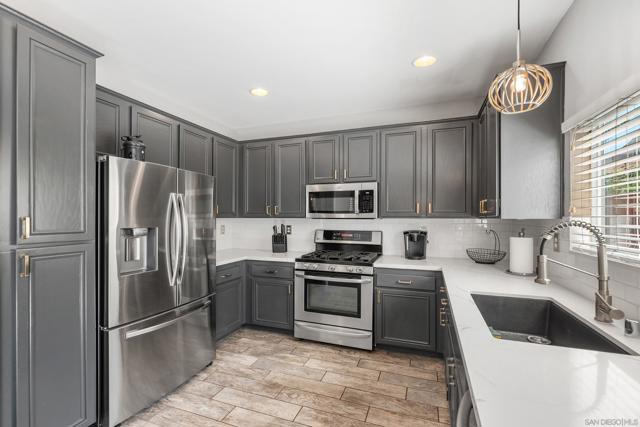 2969 River Dance Way, Alpine CA: https://media.crmls.org/mediaz/6dab2e2f-510d-4614-a0ee-321bbd17e7c6.jpg