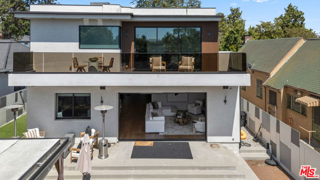 4299 Elmer Avenue, Studio City CA: https://media.crmls.org/mediaz/6dab41b2-b58f-4969-b412-47ec35d61135.jpg