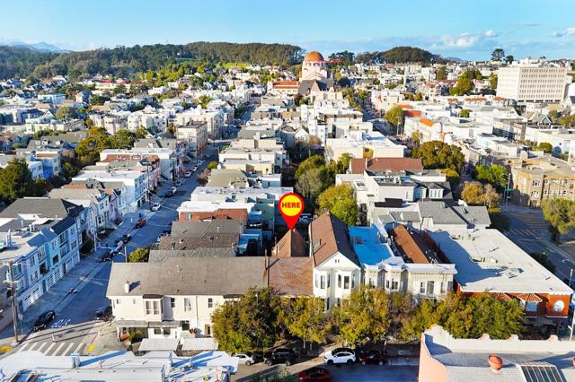 3234 Clement Street, San Francisco CA: https://media.crmls.org/mediaz/6dab4343-5d97-4a60-9148-d446db762c1c.jpg