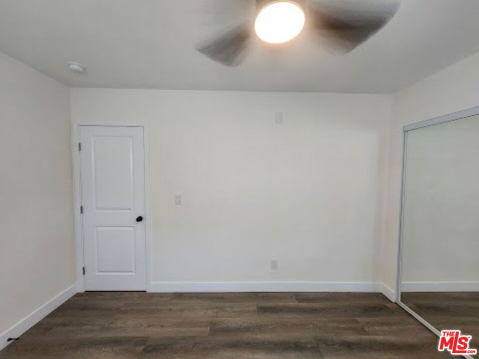 https://media.crmls.org/mediaz/6dab5520-53f3-4dbc-a21d-a769cd656aee.jpg?preset=X-Large