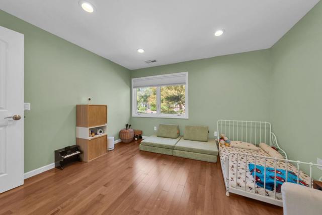 1024 Berkeley Avenue, Menlo Park CA: https://media.crmls.org/mediaz/6dabc6a4-db8b-400e-a6f0-68b1d6b3474a.jpg