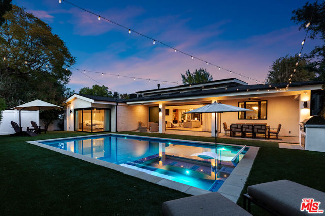 4961 Noeline Avenue, Encino CA: https://media.crmls.org/mediaz/6dabfa92-b534-4050-8b1b-f3ab804ab46b.jpg