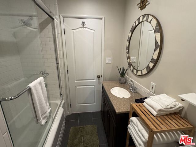 11533 National Boulevard, Los Angeles CA: https://media.crmls.org/mediaz/6dacaa25-20ba-49eb-a80e-98ad72b7b9b9.jpg