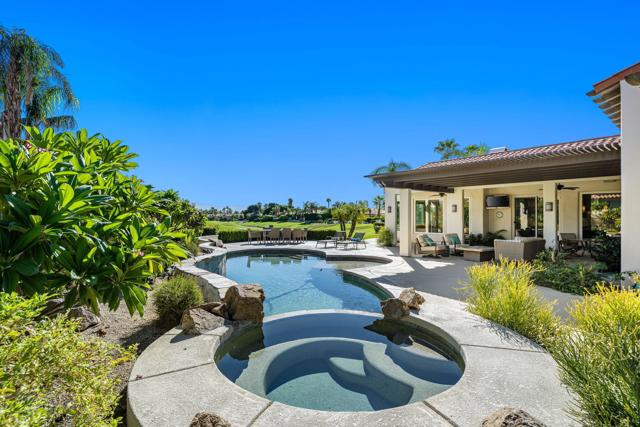 350 Loch Lomond Road, Rancho Mirage CA: https://media.crmls.org/mediaz/6dacd0c4-daf5-4f2b-8c98-8f36b893fac4.jpg