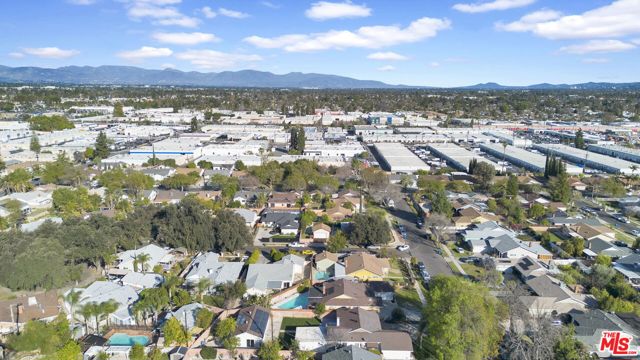 21819 Arminta Street, Canoga Park CA: https://media.crmls.org/mediaz/6dadb489-201c-4bbe-b5b1-60dea1e36013.jpg