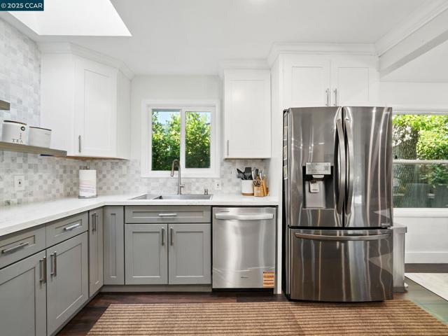 1836 Newell Ave, Walnut Creek CA: https://media.crmls.org/mediaz/6dadddd0-a0a4-47ce-acad-d4cd3b995592.jpg