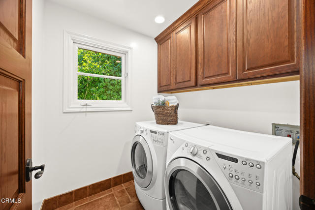 1533 Rancho Avenue, Glendale CA: https://media.crmls.org/mediaz/6daec764-c628-41e2-b356-c1eea6fcbca7.jpg