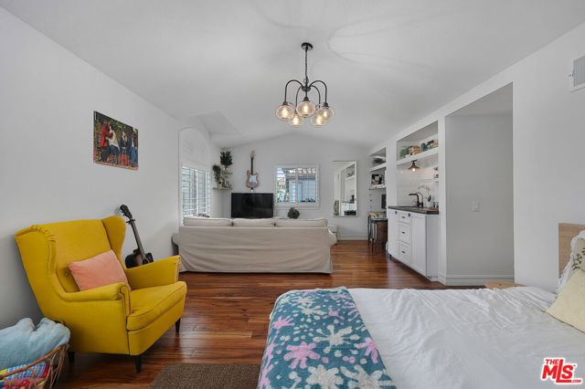 1786 Blossom Court, Thousand Oaks CA: https://media.crmls.org/mediaz/6db06255-100b-4765-b65b-3d860e88c296.jpg