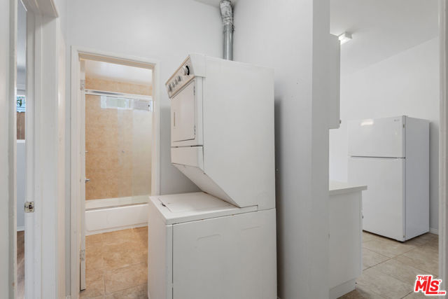 2204 Carnegie Lane, Redondo Beach CA: https://media.crmls.org/mediaz/6db08a15-0b5e-465b-9541-eee7db263859.jpg