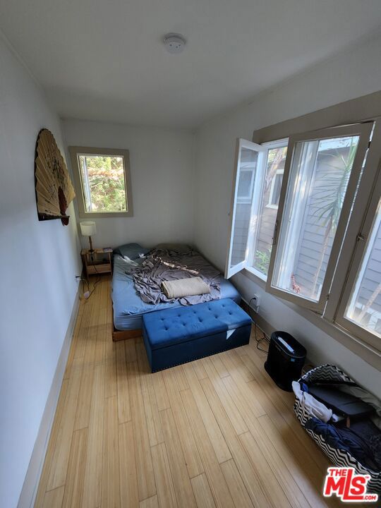 1118 Sanborn Avenue photo 10