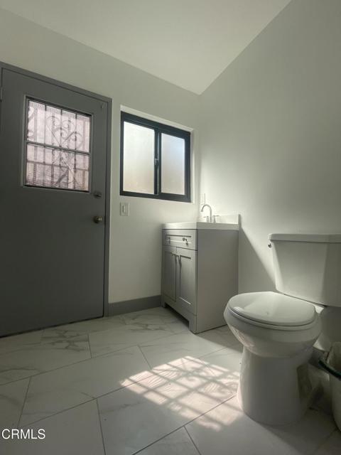 2607 Pennsylvania Avenue Avenue, Los Angeles CA: https://media.crmls.org/mediaz/6db213e9-fac4-4819-ae81-ebbbd8c40d4b.jpg