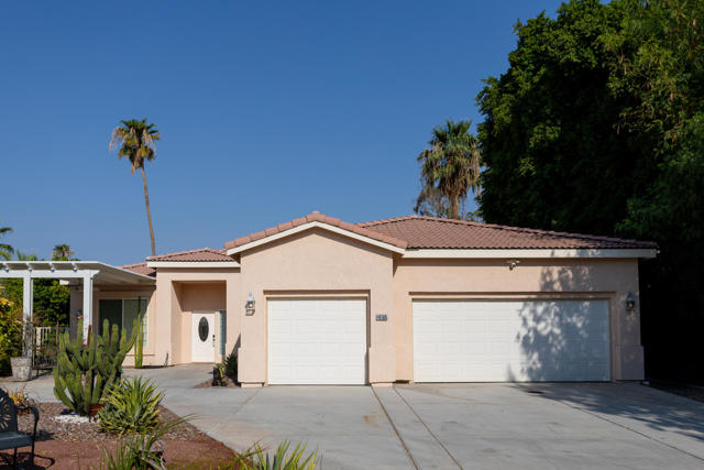 48305 Pic Way, Indio CA: https://media.crmls.org/mediaz/6db25b71-1a5e-484f-984f-620b87f7c85d.jpg