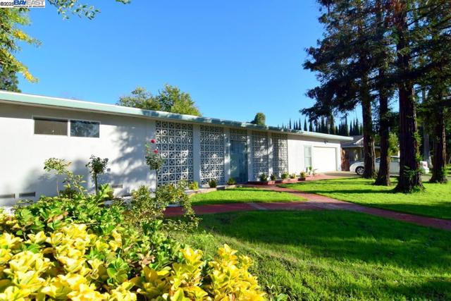 3180 Watt Ave, Sacramento CA: https://media.crmls.org/mediaz/6db2844e-6df1-4f08-82fa-57eb4f4a26fa.jpg