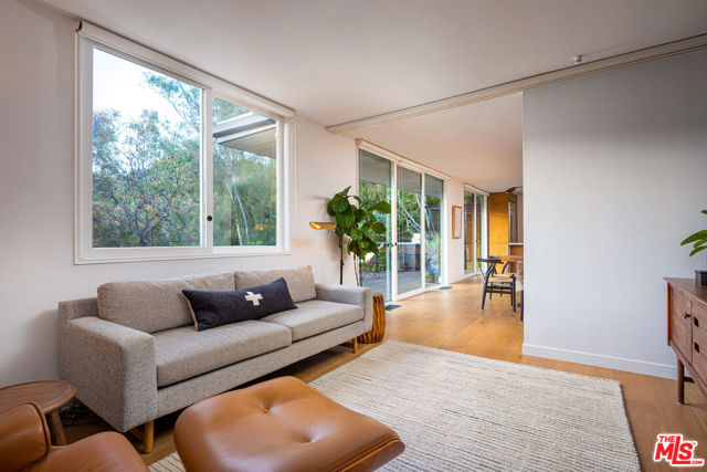 1280 Glen Oaks Boulevard, Pasadena CA: https://media.crmls.org/mediaz/6db354f6-f8ef-484d-907a-888eeb52762c.jpg