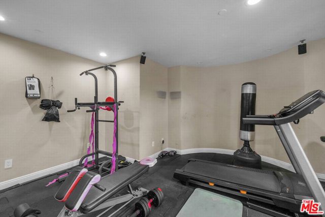 3110 Benedict Canyon Drive, Beverly Hills CA: https://media.crmls.org/mediaz/6db377a2-0931-43ea-9f4a-c260f0ad9646.jpg