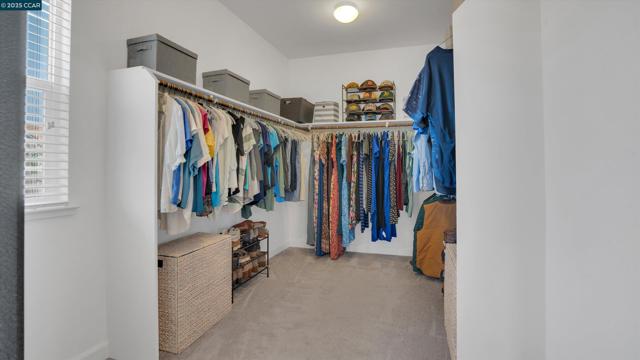 719 Jennifer St, Brentwood CA: https://media.crmls.org/mediaz/6db3efda-98df-4602-9691-8d81a37fea66.jpg