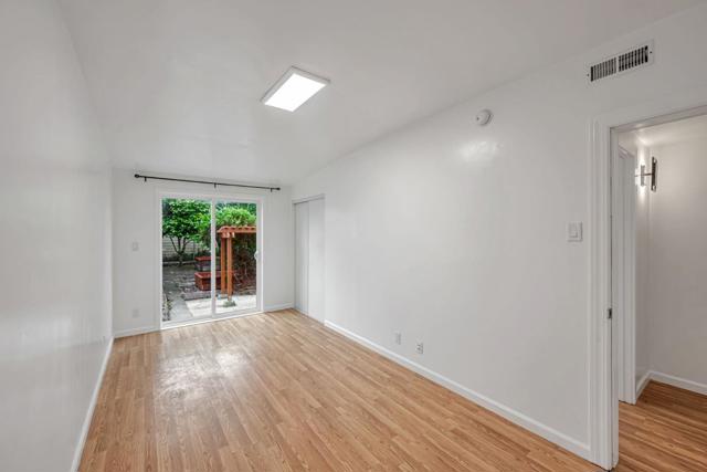 163 Lee Avenue, San Francisco CA: https://media.crmls.org/mediaz/6db3f286-489a-48b3-bbe5-43478e95bd9f.jpg