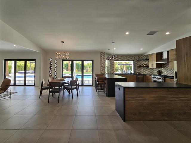 72278 Barbara Drive, Rancho Mirage CA: https://media.crmls.org/mediaz/6db40eb1-a794-49bd-acfb-3b92660ada32.jpg