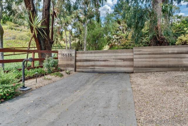 15035 El Camino Real, Del Mar CA: https://media.crmls.org/mediaz/6db43a86-67cf-4f2b-aeb8-2febecab5ae8.jpg