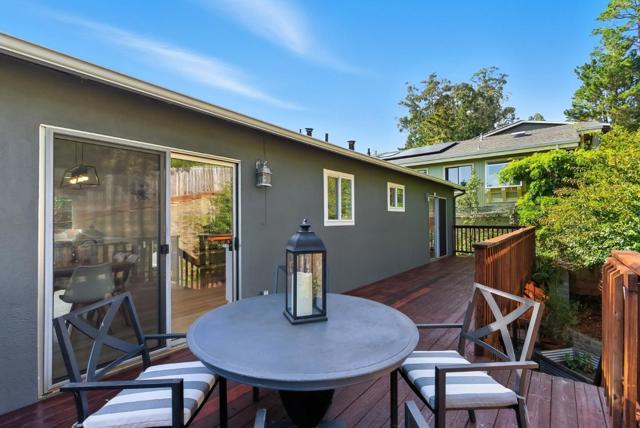 422 Avenue Portola, El Granada CA: https://media.crmls.org/mediaz/6db48423-f69e-4020-beeb-8af418355502.jpg