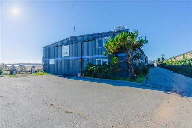371 Calabasas Road, Watsonville CA: https://media.crmls.org/mediaz/6db4b8b5-b8c3-44d9-8186-74923c70266f.jpg