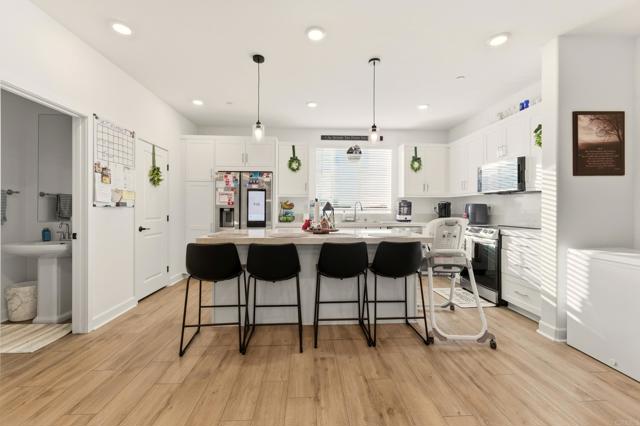 Detail Gallery Image 13 of 46 For 796 Makani St #3,  Chula Vista,  CA 91911 - 4 Beds | 3/1 Baths