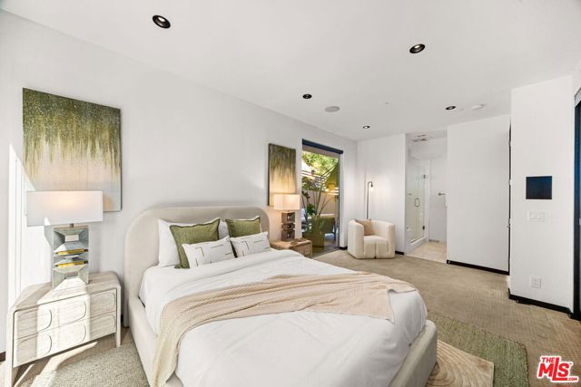 933 Bluegrass Lane, Los Angeles CA: https://media.crmls.org/mediaz/6db5b3a9-778e-4cb1-8c8f-5f722e23f71f.jpg