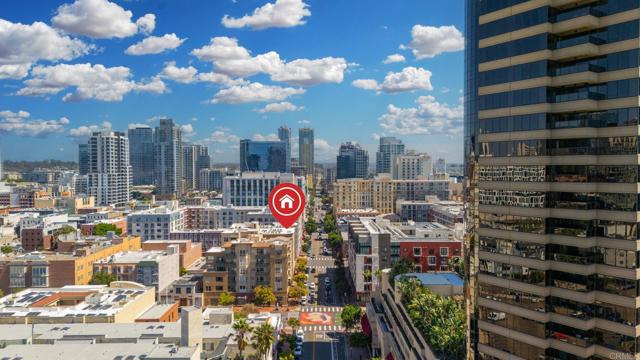 330 J Street, San Diego CA: https://media.crmls.org/mediaz/6db5c99a-c2c5-4151-b6d5-e110fb91d7bf.jpg