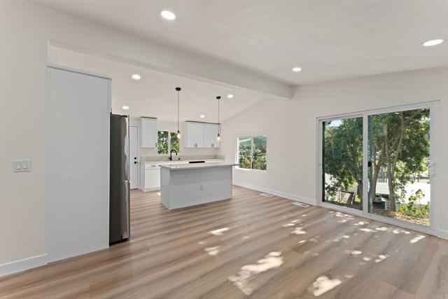 Detail Gallery Image 6 of 30 For 13162 Highway 8 Business #104,  El Cajon,  CA 92021 - 3 Beds | 2 Baths