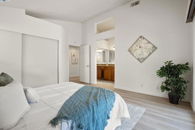139 Justin Cir, Alameda CA: https://media.crmls.org/mediaz/6db6258a-1938-4ed9-9166-49580cd9975c.jpg