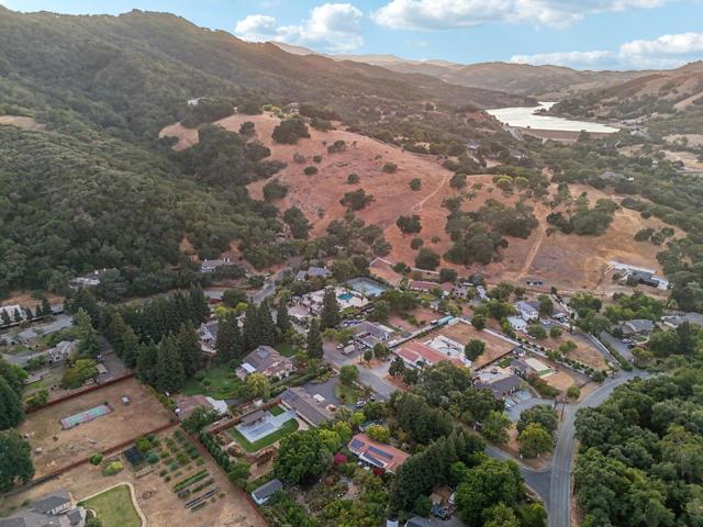 2150 Green Acres Lane, Morgan Hill CA: https://media.crmls.org/mediaz/6db66408-7be6-47e5-ad80-f09d6dbeef27.jpg