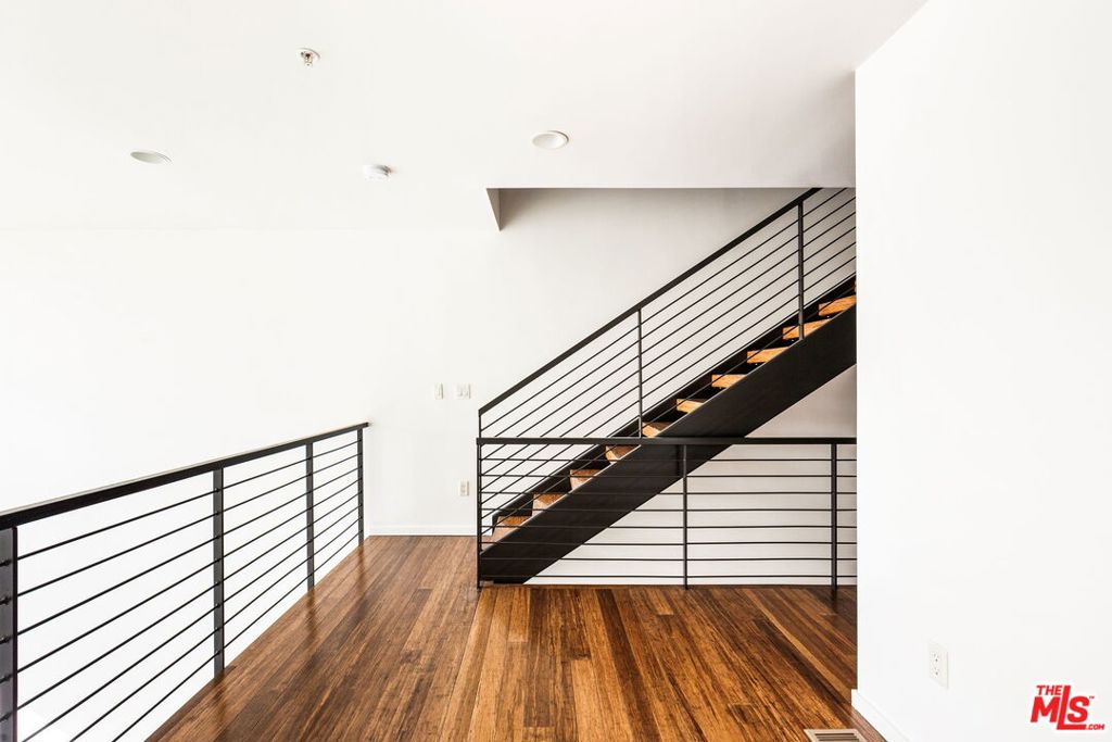 MLS #25486387 img 12