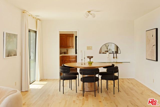 2341 N Hobart Boulevard, Los Angeles CA: https://media.crmls.org/mediaz/6db6c6fc-a05f-4b29-9f47-d423615724f0.jpg