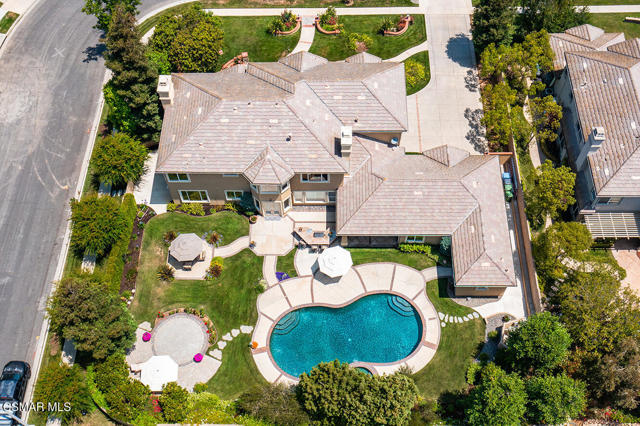 684 Noble Road, Simi Valley CA: https://media.crmls.org/mediaz/6db6cce9-b059-488c-97de-55da700ce11e.jpg