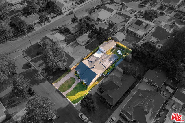 5711 Colbath Avenue, Valley Glen CA: https://media.crmls.org/mediaz/6db6f7bd-02b3-4761-bfa0-128093f77d1b.jpg