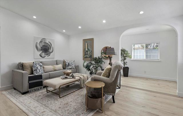 902 Blazingwood Drive, Sunnyvale CA: https://media.crmls.org/mediaz/6db86063-4c58-4ec5-a808-3711025b0bfe.jpg