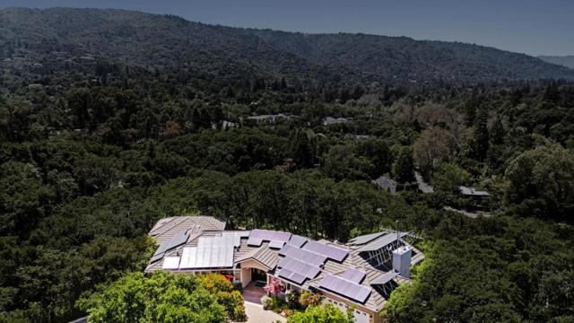 18500 Hillview Drive, Monte Sereno CA: https://media.crmls.org/mediaz/6db8c3c8-db04-47cf-b71d-aa9391a80d09.jpg