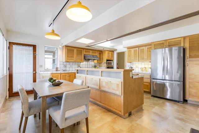 882 Maranta Avenue, Sunnyvale CA: https://media.crmls.org/mediaz/6db9262b-2e0e-43e3-a2b5-85e41ca84fe6.jpg