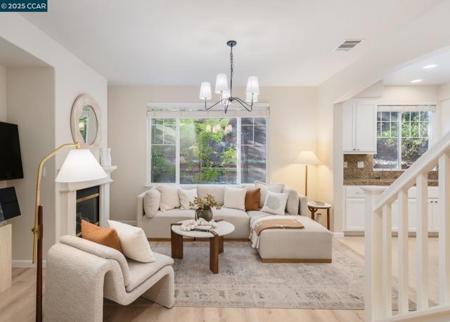 2258 S Donovan Way, San Ramon CA: https://media.crmls.org/mediaz/6db92a35-5e3b-4159-94d9-62712f85928f.jpg