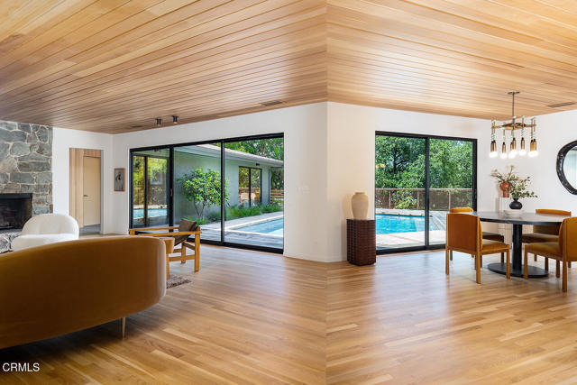 808 Inverness Drive, La Canada Flintridge CA: https://media.crmls.org/mediaz/6db95239-ced5-4114-bb63-2286dde3f4ae.jpg