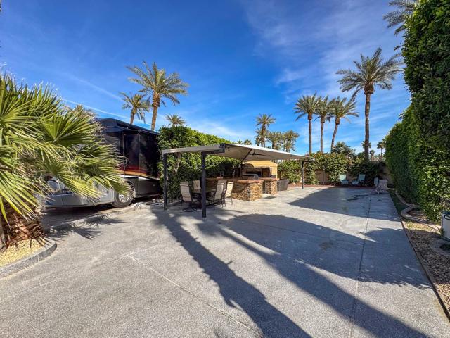 80394 Ave 48, Indio CA: https://media.crmls.org/mediaz/6db9ea2a-4914-4562-b74e-f1cb12312b7d.jpg