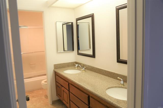 Detail Gallery Image 8 of 11 For 1068 Passiflora Ave, Encinitas,  CA 92024 - 4 Beds | 3 Baths