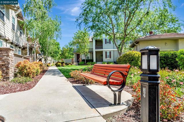 2511 Soren Way, San Ramon CA: https://media.crmls.org/mediaz/6dba4dfd-889b-4bd9-bc0f-1ea1fc7656b2.jpg