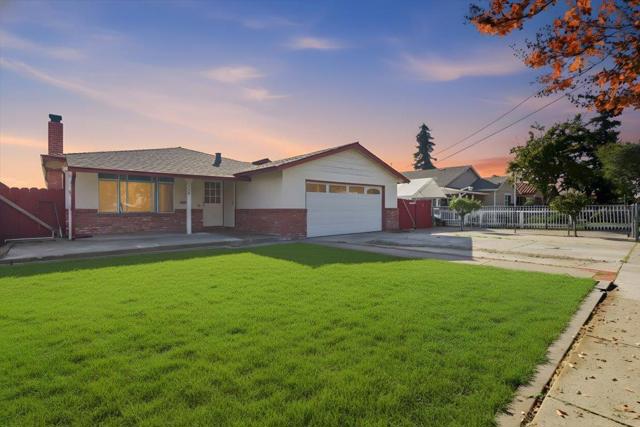 236 S Claremont Avenue, San Jose CA: https://media.crmls.org/mediaz/6dbba9d4-8703-44cd-b653-ca0afd5cd8ed.jpg