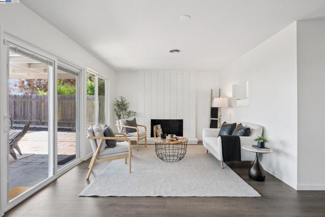 1165 Amend St, Pinole CA: https://media.crmls.org/mediaz/6dbc6c72-f59b-402e-900f-b075275e3e6e.jpg