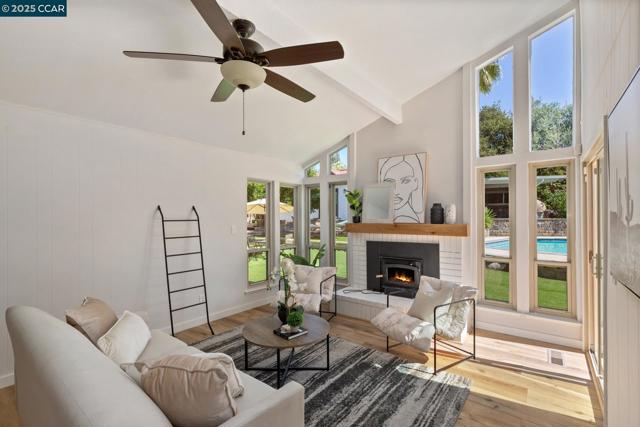 865 El Cerro Blvd, Danville CA: https://media.crmls.org/mediaz/6dbce69f-80aa-4a16-9753-3add720b085e.jpg
