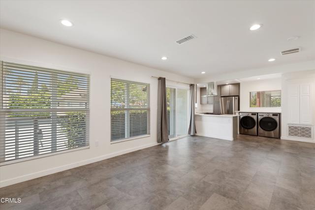 2664 S La Brea Avenue, Los Angeles CA: https://media.crmls.org/mediaz/6dbd1e24-d0f6-4f19-a3f4-6e51249feb79.jpg