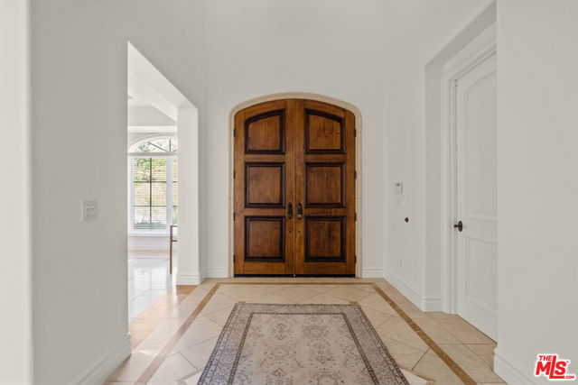 3697 Benedict Canyon Lane, Sherman Oaks CA: https://media.crmls.org/mediaz/6dbd23e5-ddbf-44bf-a311-4acad881caaf.jpg